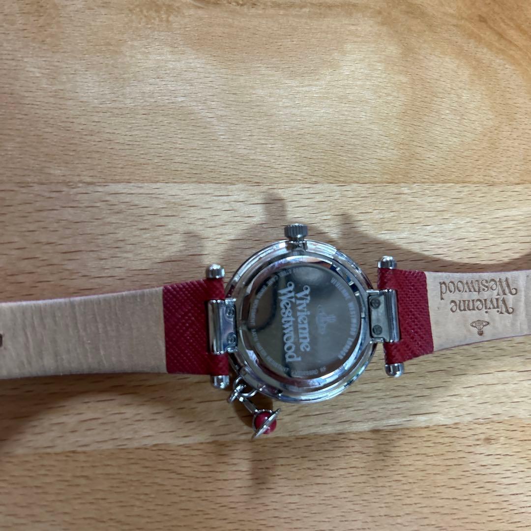 ヴィヴィアンウェストウッドの素敵な時計です。 とても美品です。