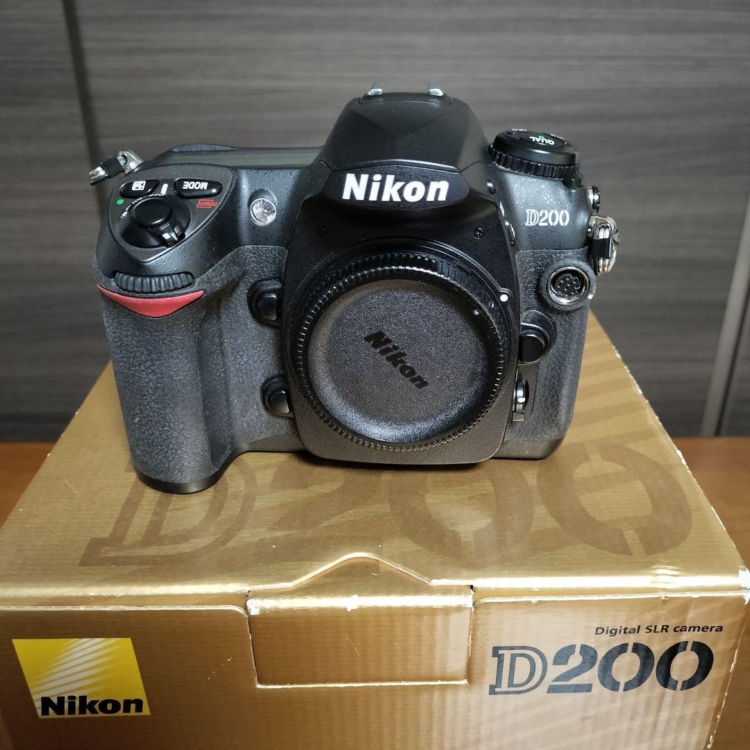 Nikon D200 ボディ　CCDセンサー 名機　ショット数 約13,000回