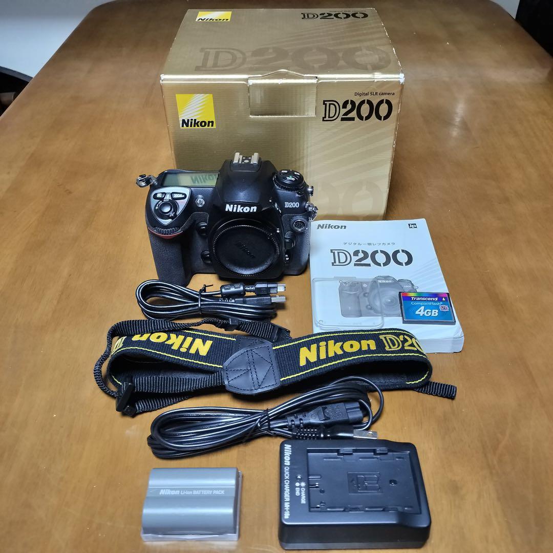 Nikon D200 ボディ　CCDセンサー 名機　ショット数 約13,000回