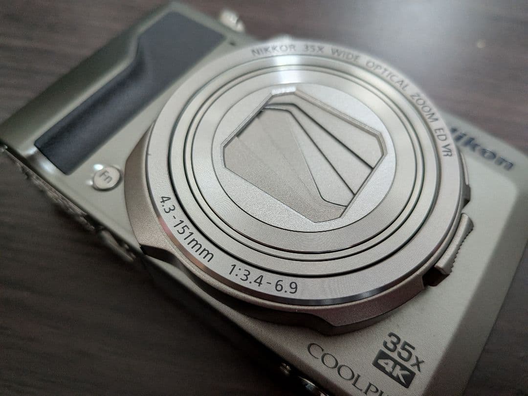 Nikon COOLPIX A1000 シルバー ニコン デジカメ 美品