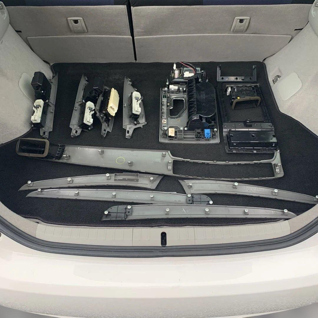 トヨタ　18クラウン　純正インパネセットスイッチ付 グレー　動作確認済み 中古品