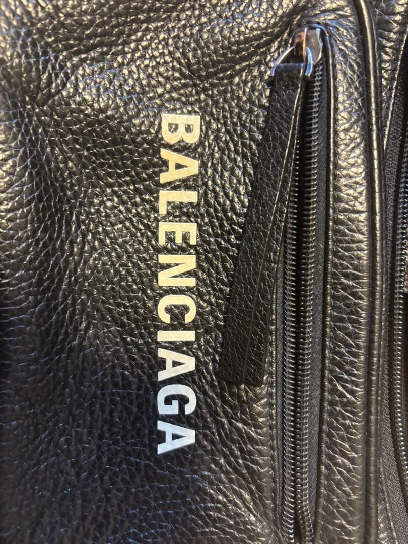 バレンシアガ　ショルダーバック
