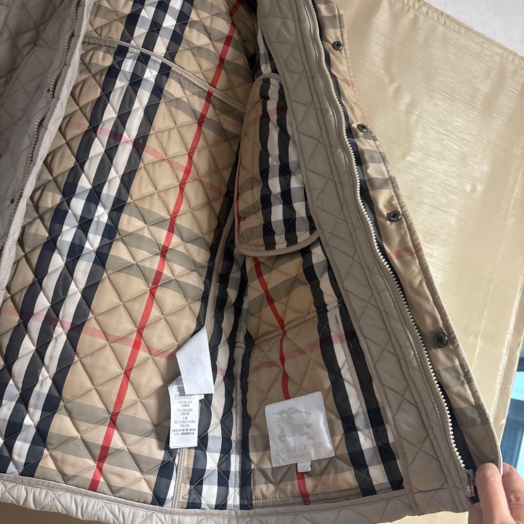 バーバリー　ダウンコート　ベージュ
