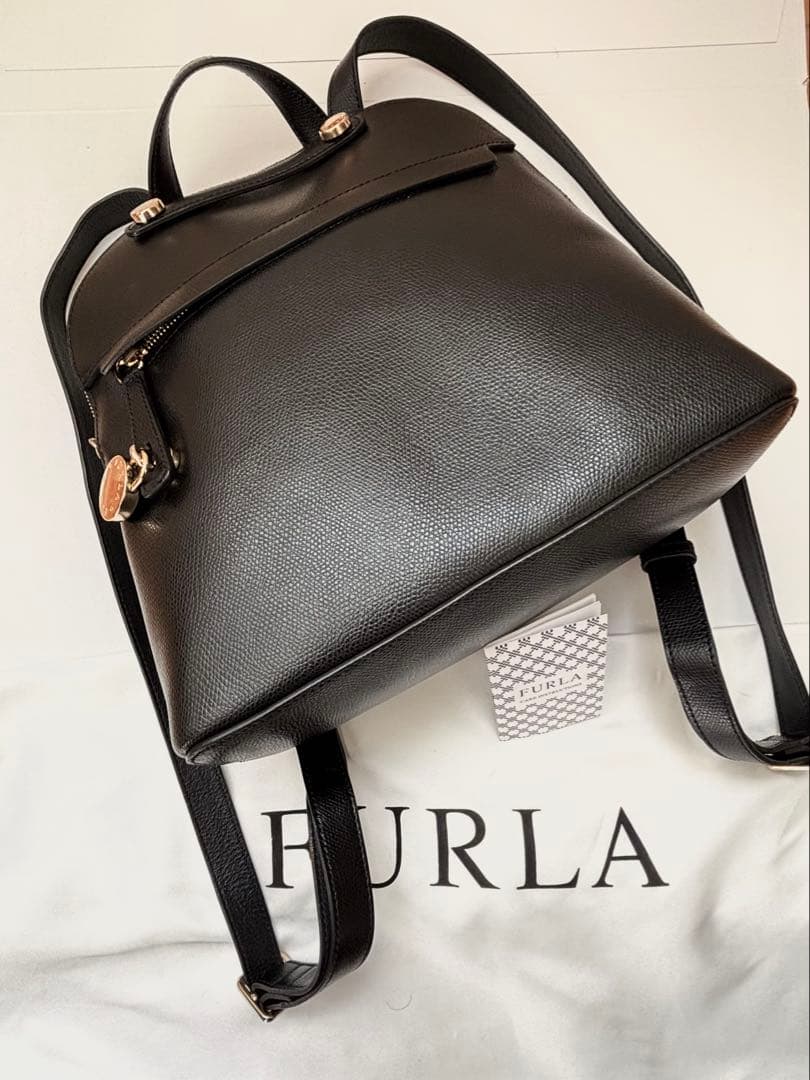FURLA パイパー リュックサック ブラック