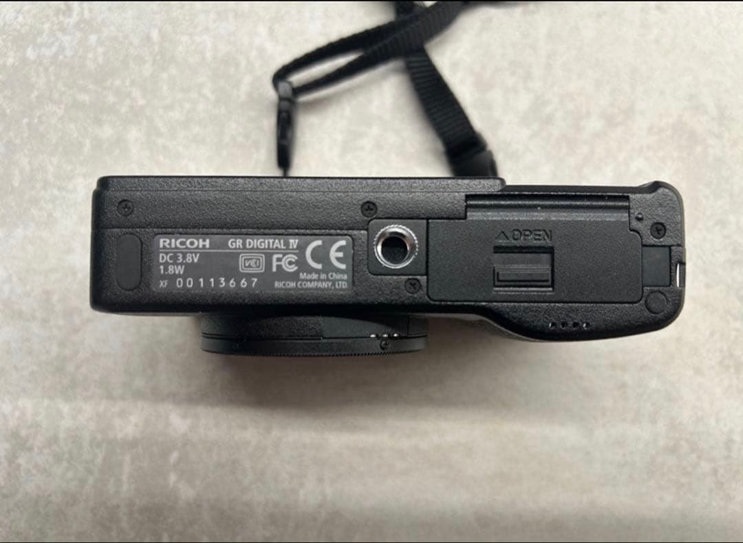 【美品】RICOH GR DIGITAL IV 広角レンズ、革製のカバー付