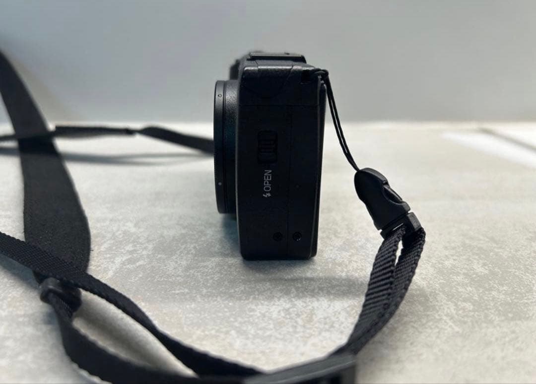 【美品】RICOH GR DIGITAL IV 広角レンズ、革製のカバー付