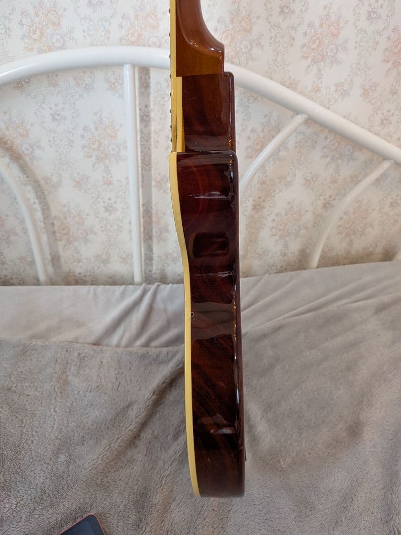 エレキギター ボディ＋ネック ジャンク品 部品取り用（詳細不明）