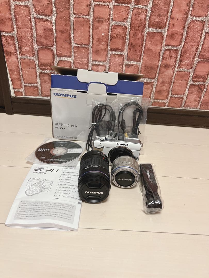 OLYMPUS PEN Lite E-PL1 ダブルレンズ　ホワイト付属品あり