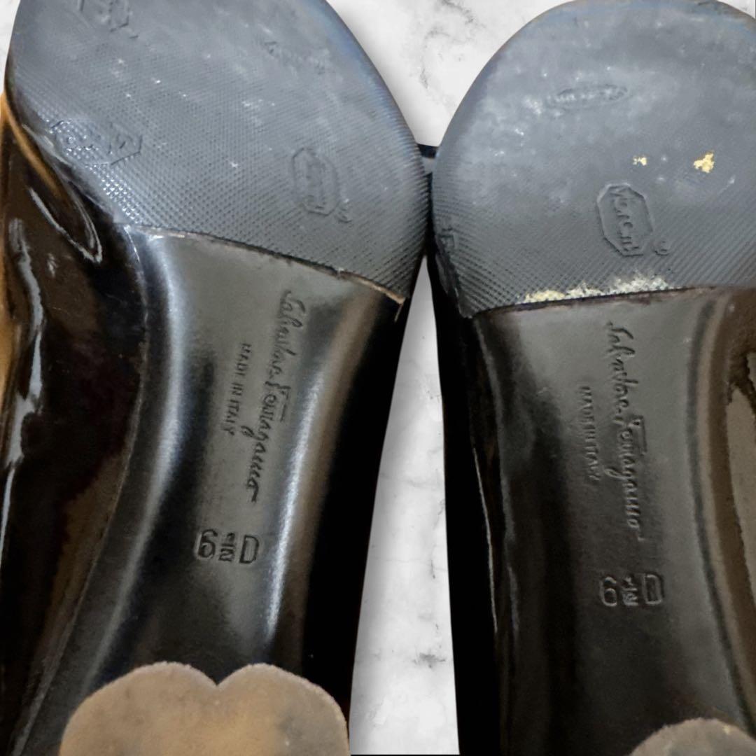 フェラガモ　リボン付き　パンプス　エナメル　ブラック　23cm相当