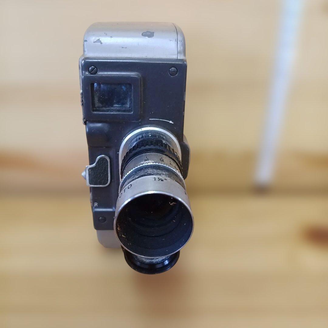 Yashica-8 レンジファインダーカメラ