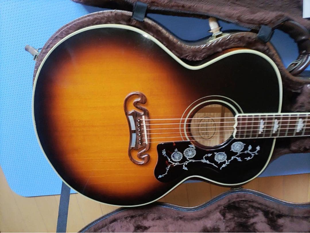 美品GibsonJ-200 1993年製（豪華ブラウン鍵付純正ハードケース付）