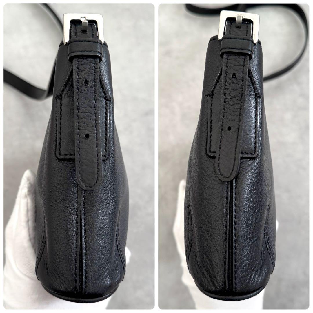 みっく Burberry leather shoulder bag