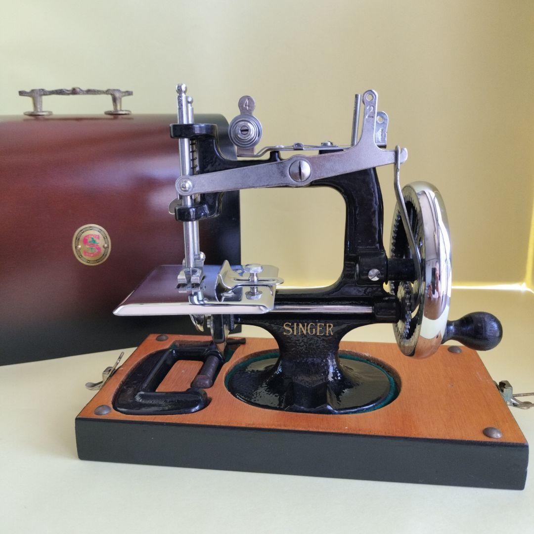 SINGERシンガー　ミニミシン　小型手回しミシン【 ヴィンテージ美品】