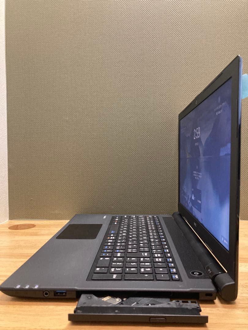 中古ノートパソコン　15.6インチ　NEC製　〔NO.3〕