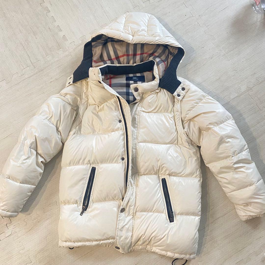 即完売品バーバリー　オフホワイトダウンジャケット フード付き