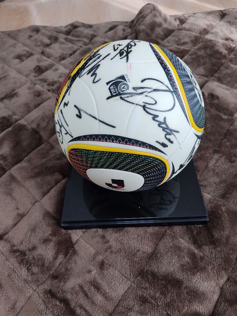 2010年京都サンガFC選手サイン入りサッカーボール 専用スタンド付き