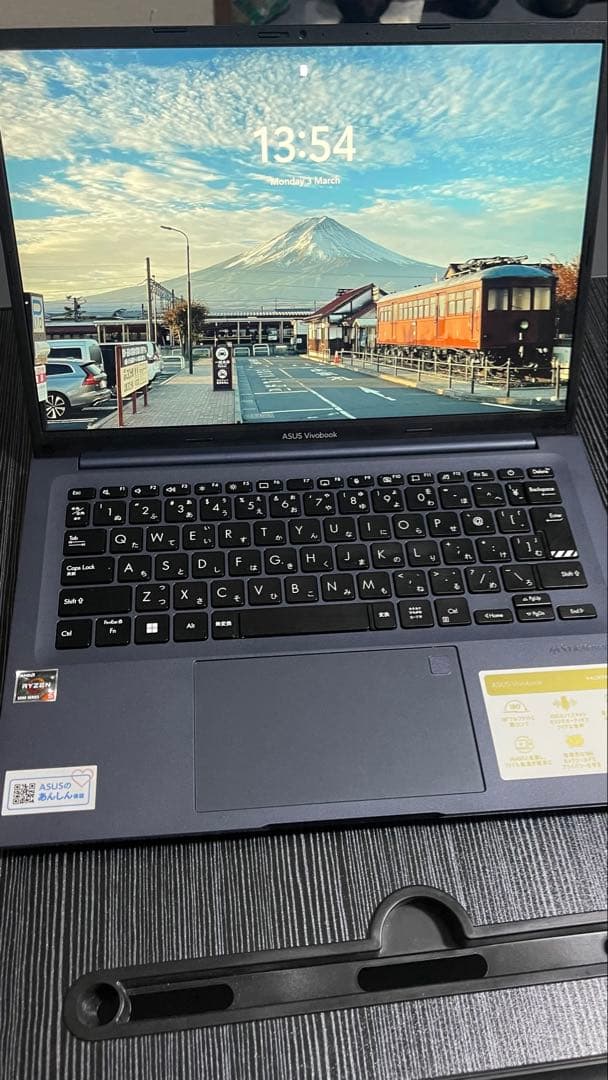 Chromebook本体 ASUS Vivobook 14 M1403QA