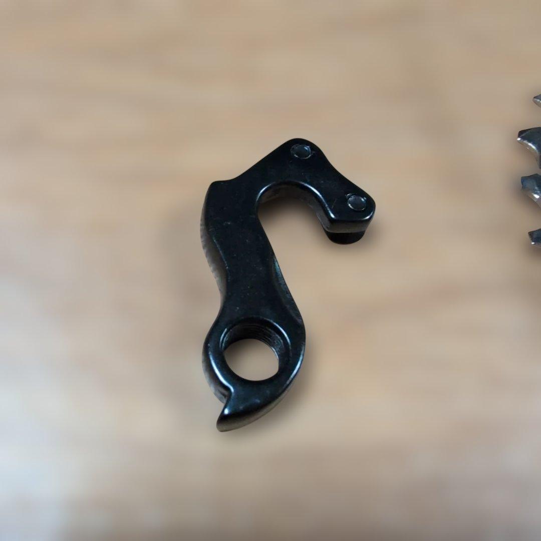 GUSTOロードバイク Ｍサイズ　ノーマルスプロケ　ディレーラーハンガー