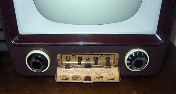 ナショナル初期型ブラウン管白黒テレビ プロの整備済みです　きれいに映ります