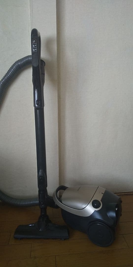 22年製❗軽量型、東芝、紙パック式掃除機(エアーノズル)