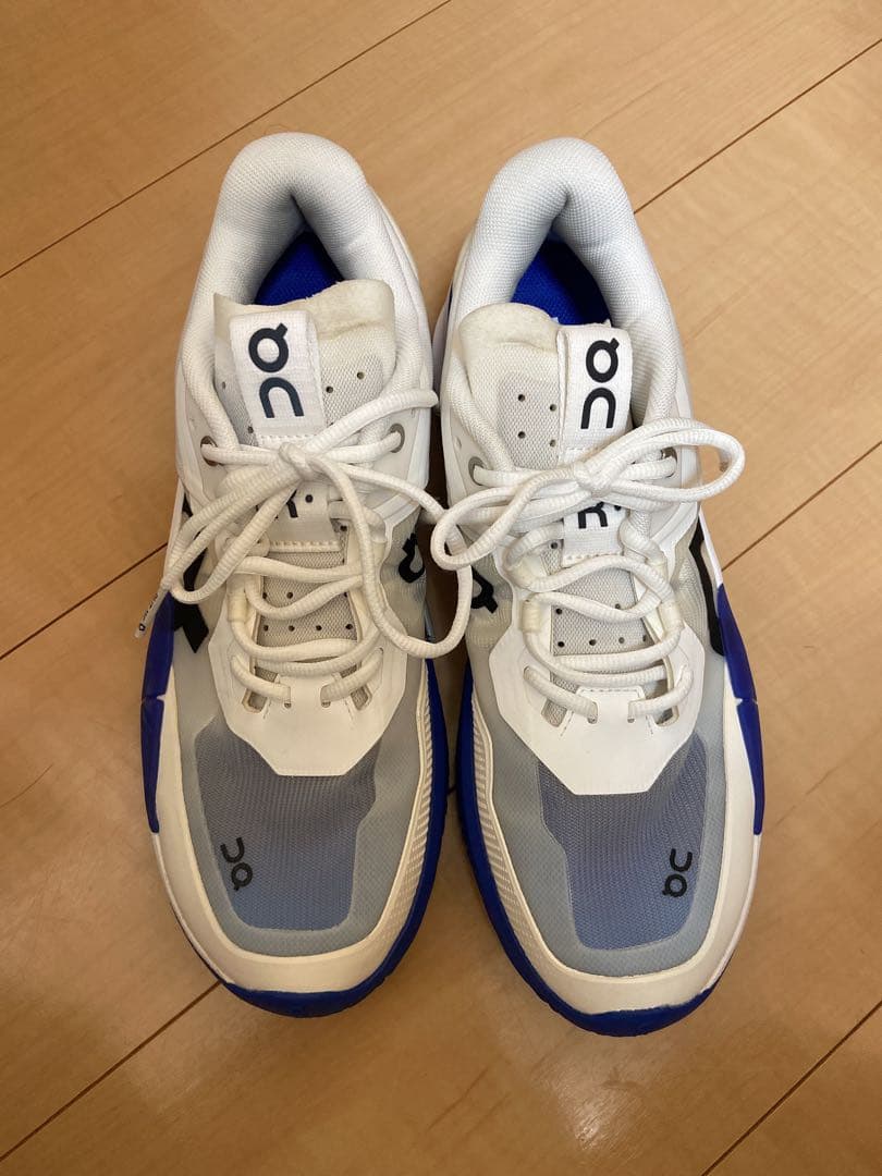 on スニーカー ホワイト/ブルー