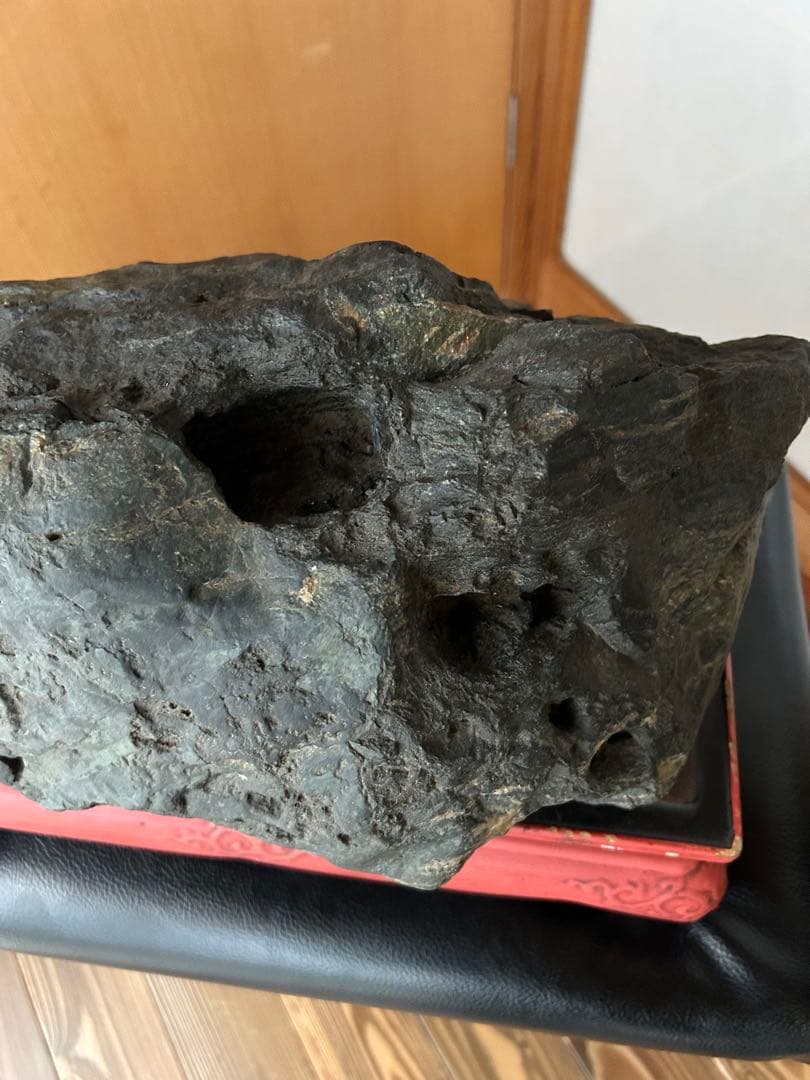 大型　神居古潭石　うぶ石　溜まり有り　重さ約１６kg