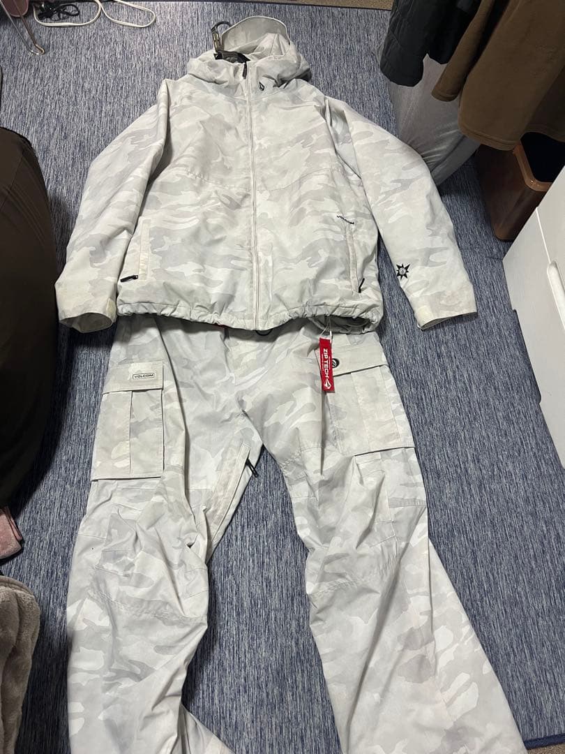 Volcom ホワイト迷彩 スノーボードウェア XXL