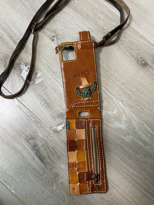 iPhone11pro革製縦開きケース