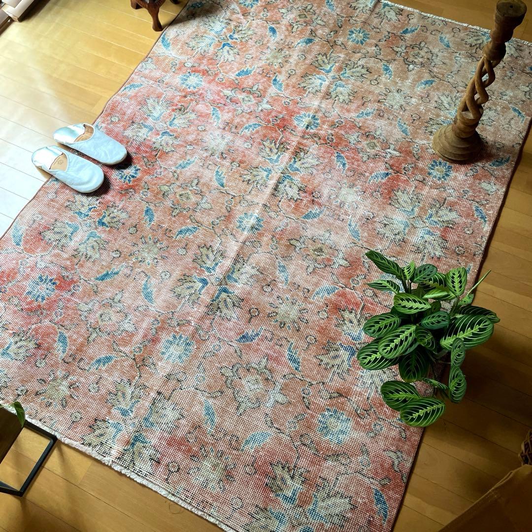 130×184 擦れシャビー　サーモン　草花ボタニカル　トルコヴィンテージラグ