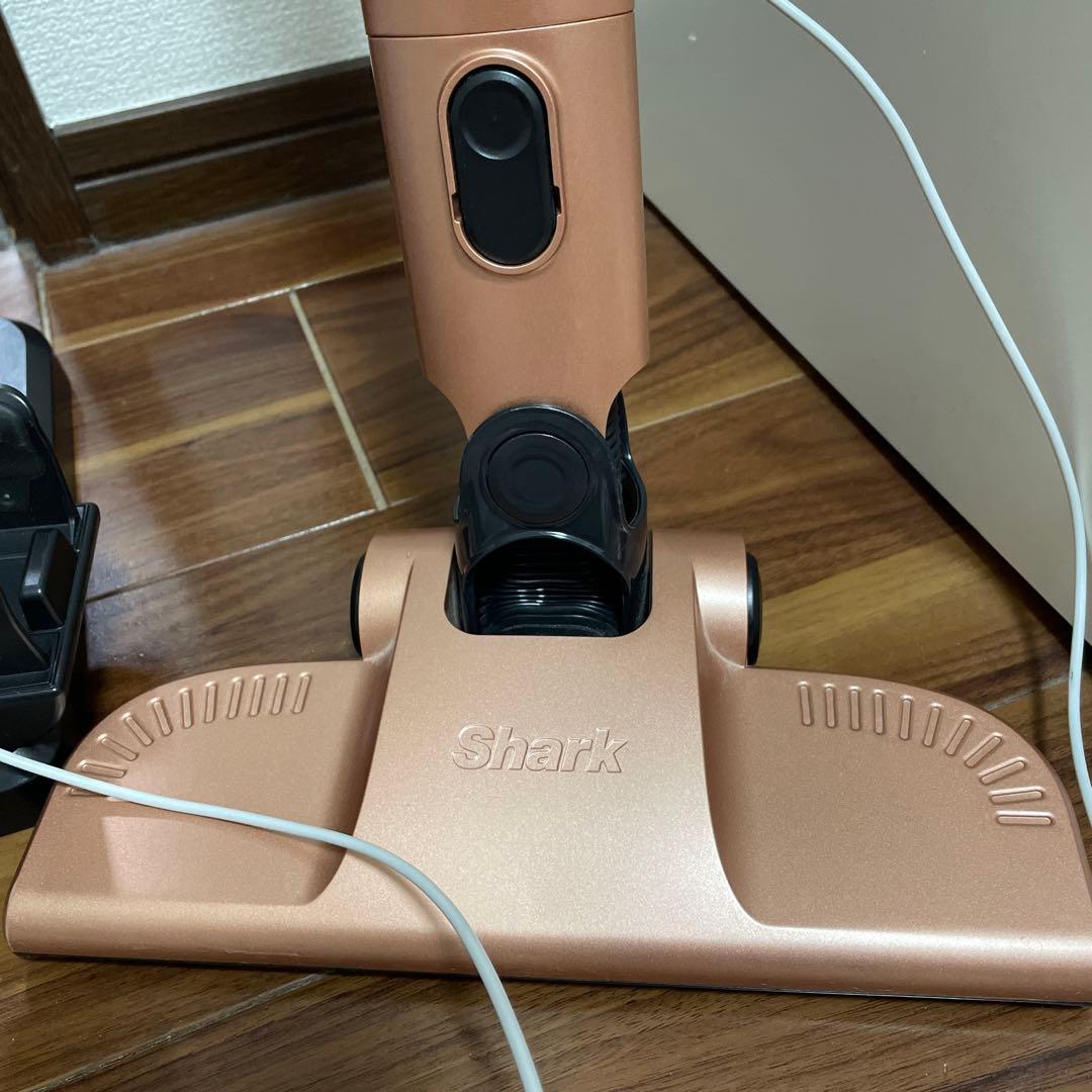 シャーク充電式サイクロンステッククリーナー 値引いたします。お気軽にお声かけを