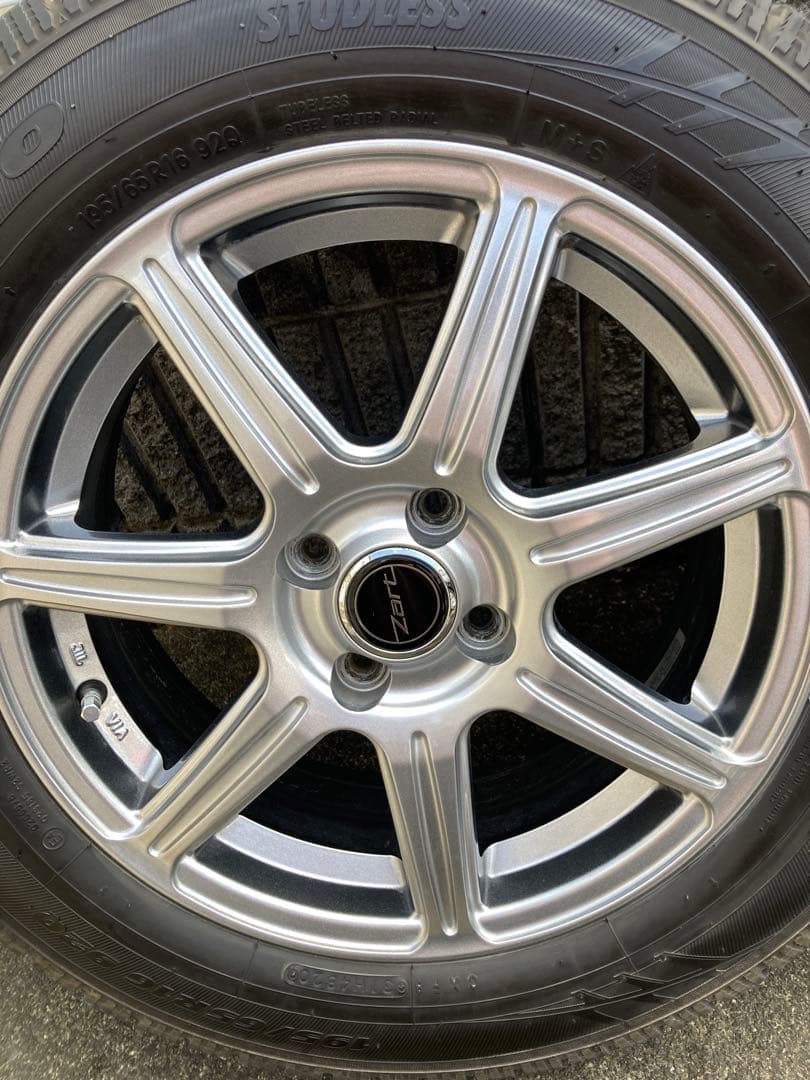 ライズ　ロッキー （ガソリン車）スタッドレスタイヤ　タイヤホイール付き４本セット