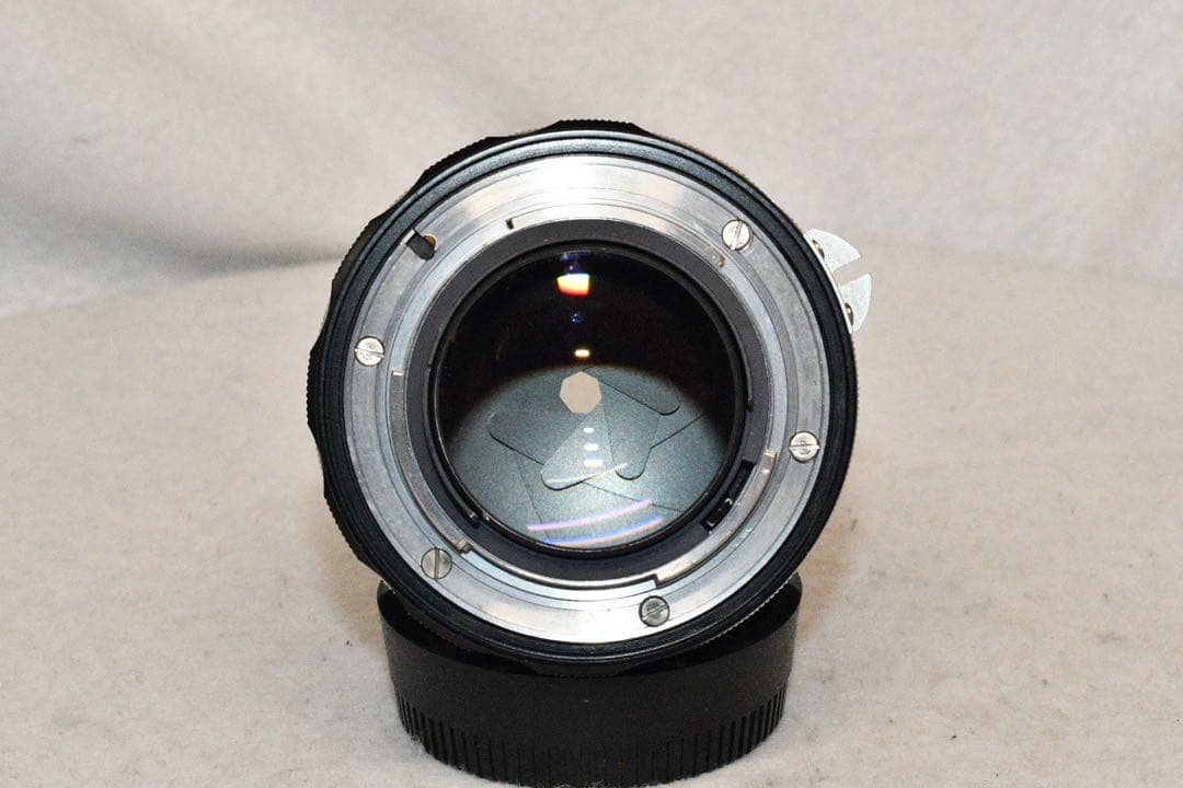 《動作品》 Nikon FE +標準レンズ付きフィルムカメラ