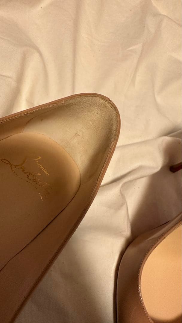 Christian Louboutin ルブタン kate ベージュ