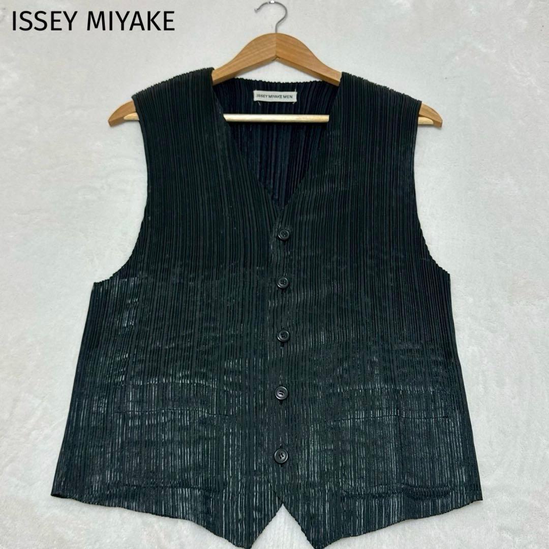 美品✨ ISSEY MIYAKE MEN　イッセイミヤケ　プリーツベスト　黒　M