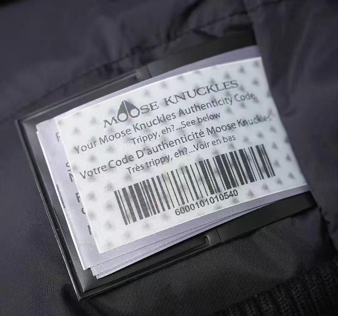 MOOSE KNUCKLESブラックダウンジャケット ファー付き