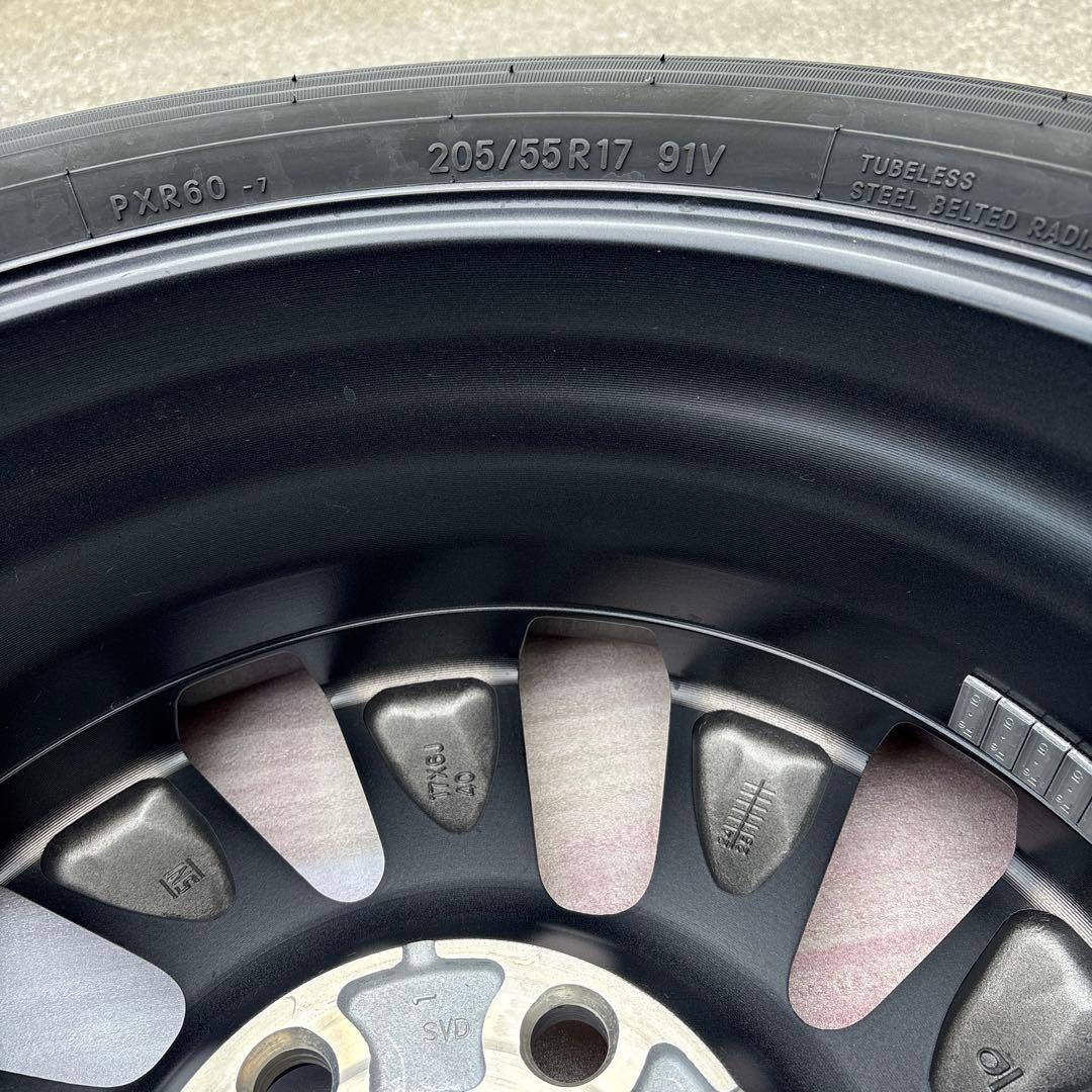 値下！［2/4本目］新車外しトヨタ新型ヴォクシーS-Zハイブリッドホイールタイヤ