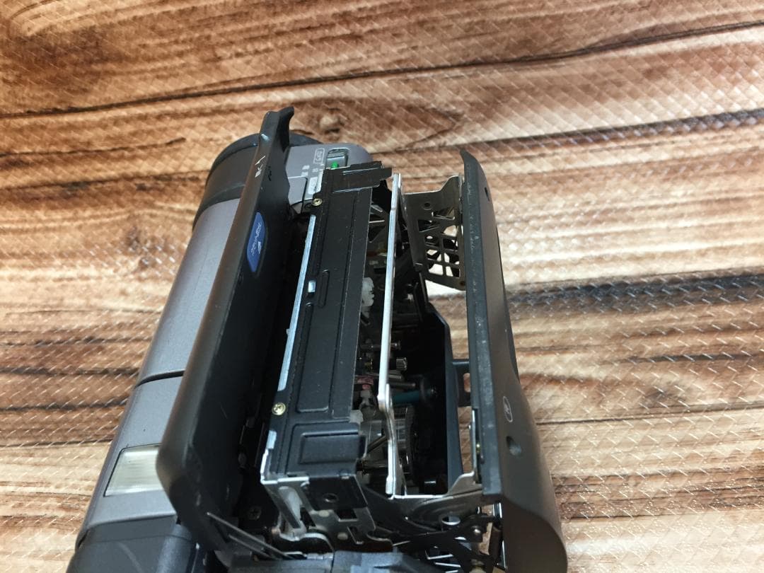 撮影再生ダビングOK　良品　SONY　CCD-TR2　付属品あり　Hi8