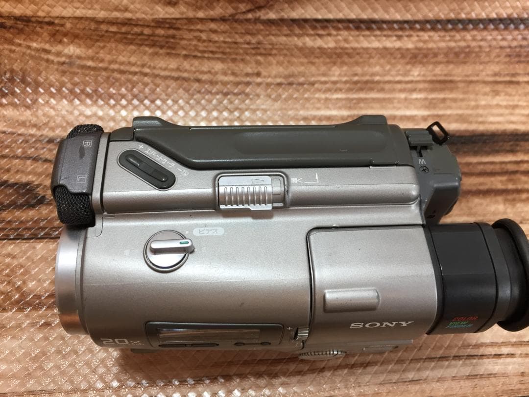 撮影再生ダビングOK　良品　SONY　CCD-TR2　付属品あり　Hi8