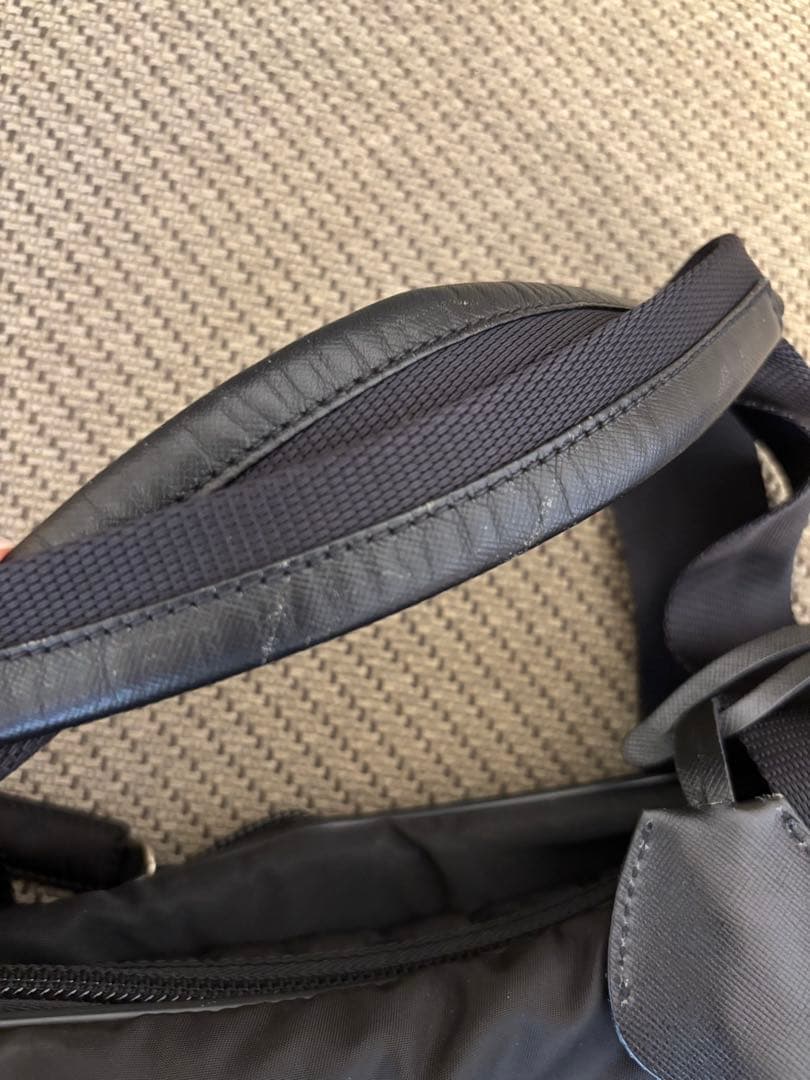 PRADA ブラック ボストンバッグ　ビジネスバッグ