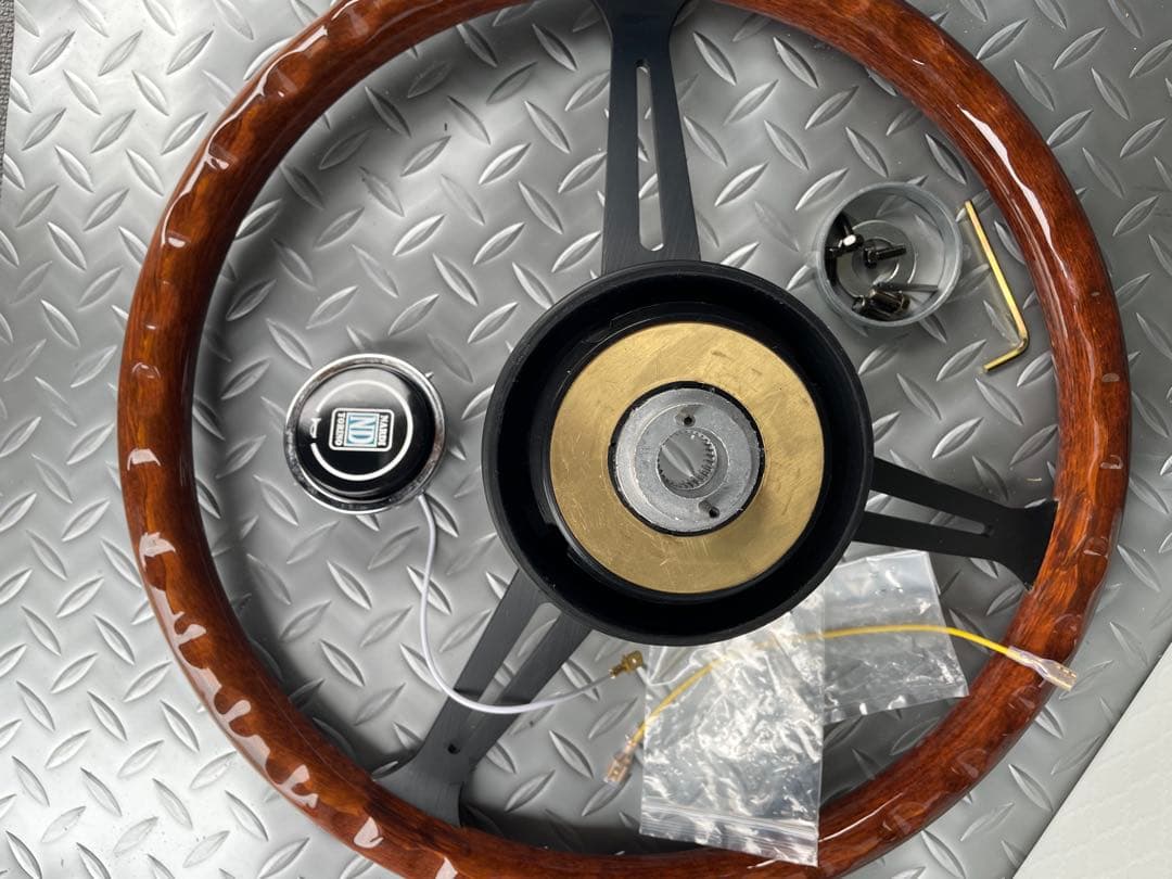 車　ボス　ナルディ　ハンドル　ハンドル本体　ステアリング