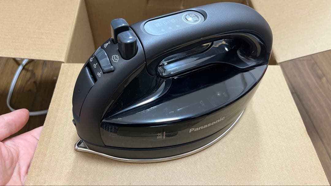 Panasonic スチームアイロン 黒 NI-WL709-K