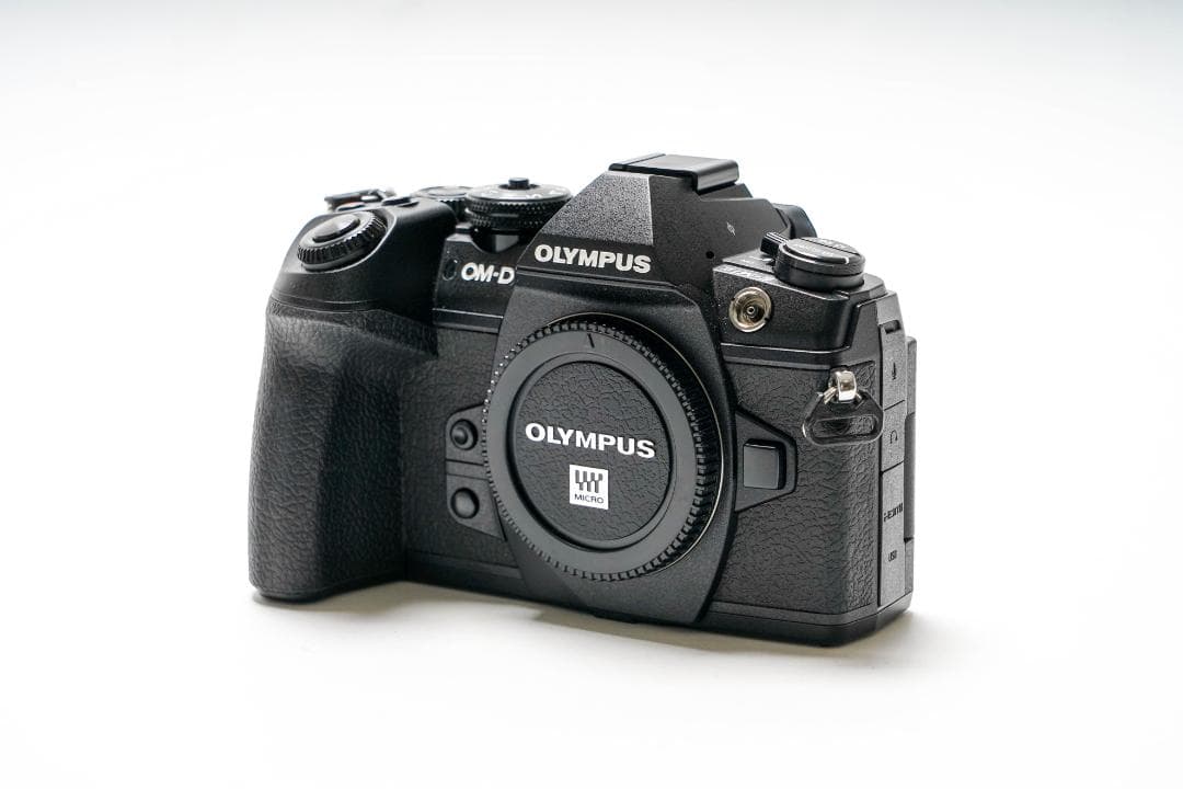 OLYMPUS　ミラーレス一眼カメラ　OMD-EM1mark2