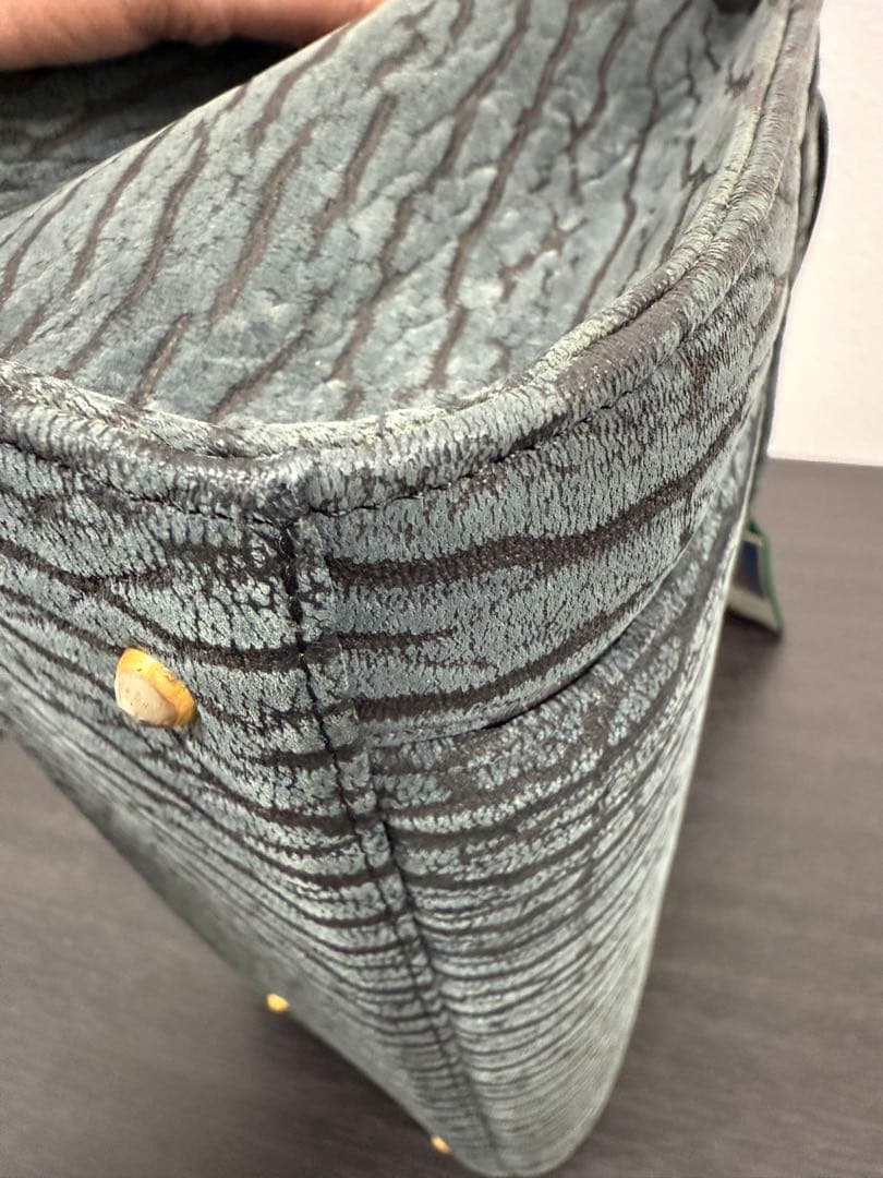 ★未使用級★ JRA認定 アザラシ本革 ハンドバッグ 鍵付き 高級感漂う逸品♪