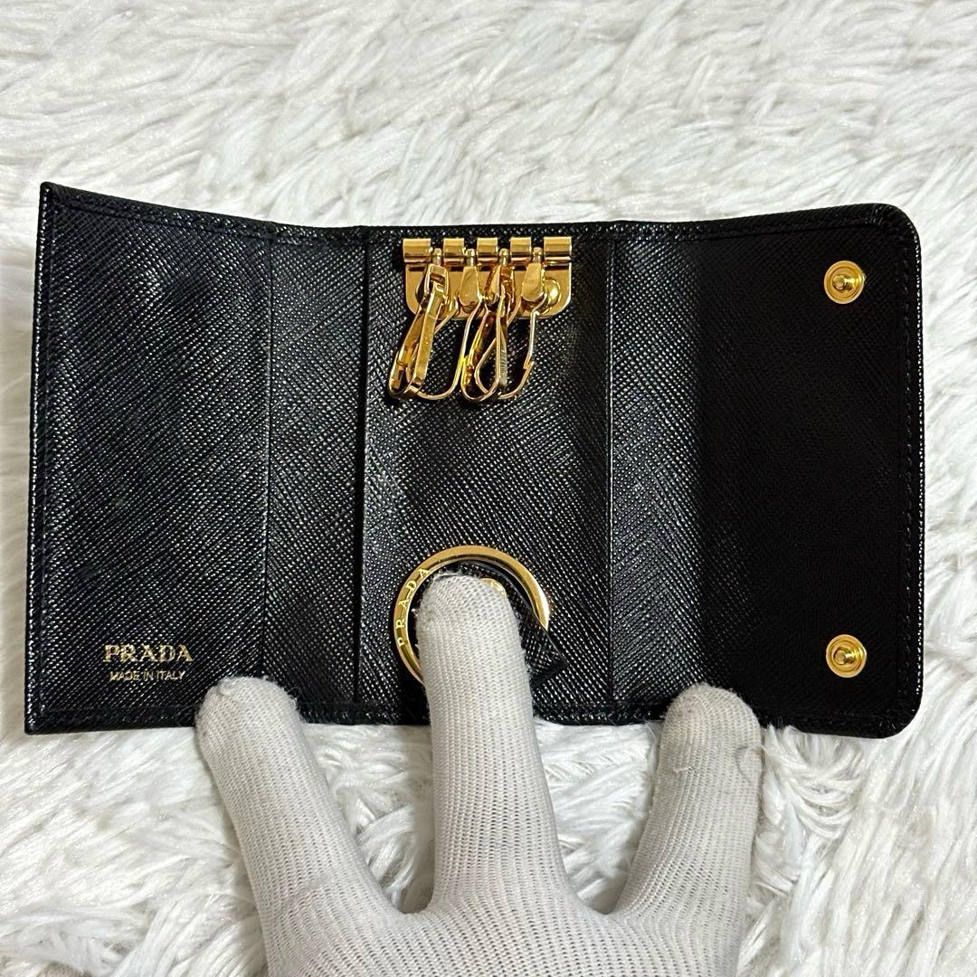 megane 未使用級✨PRADA キーケース 4連 サフィアーノ レザー