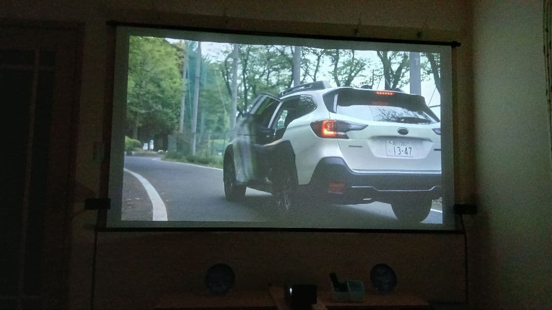 プロジェクター　LG　超短焦点　PF1000UG　お試し用のお品です。