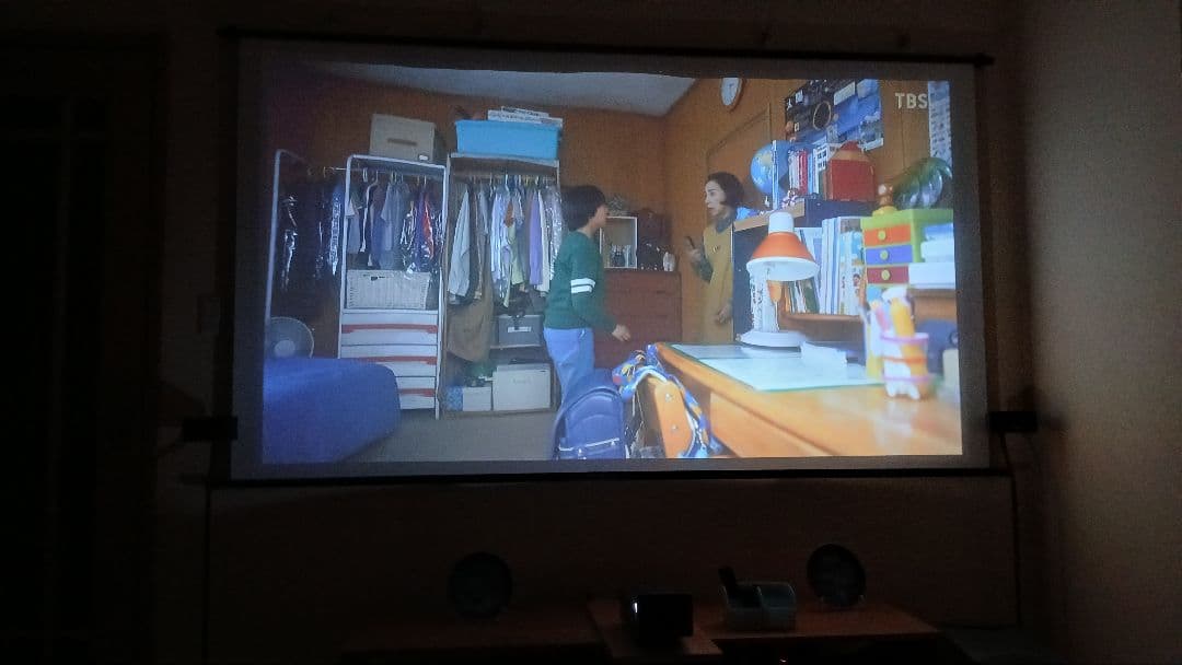 プロジェクター　LG　超短焦点　PF1000UG　お試し用のお品です。