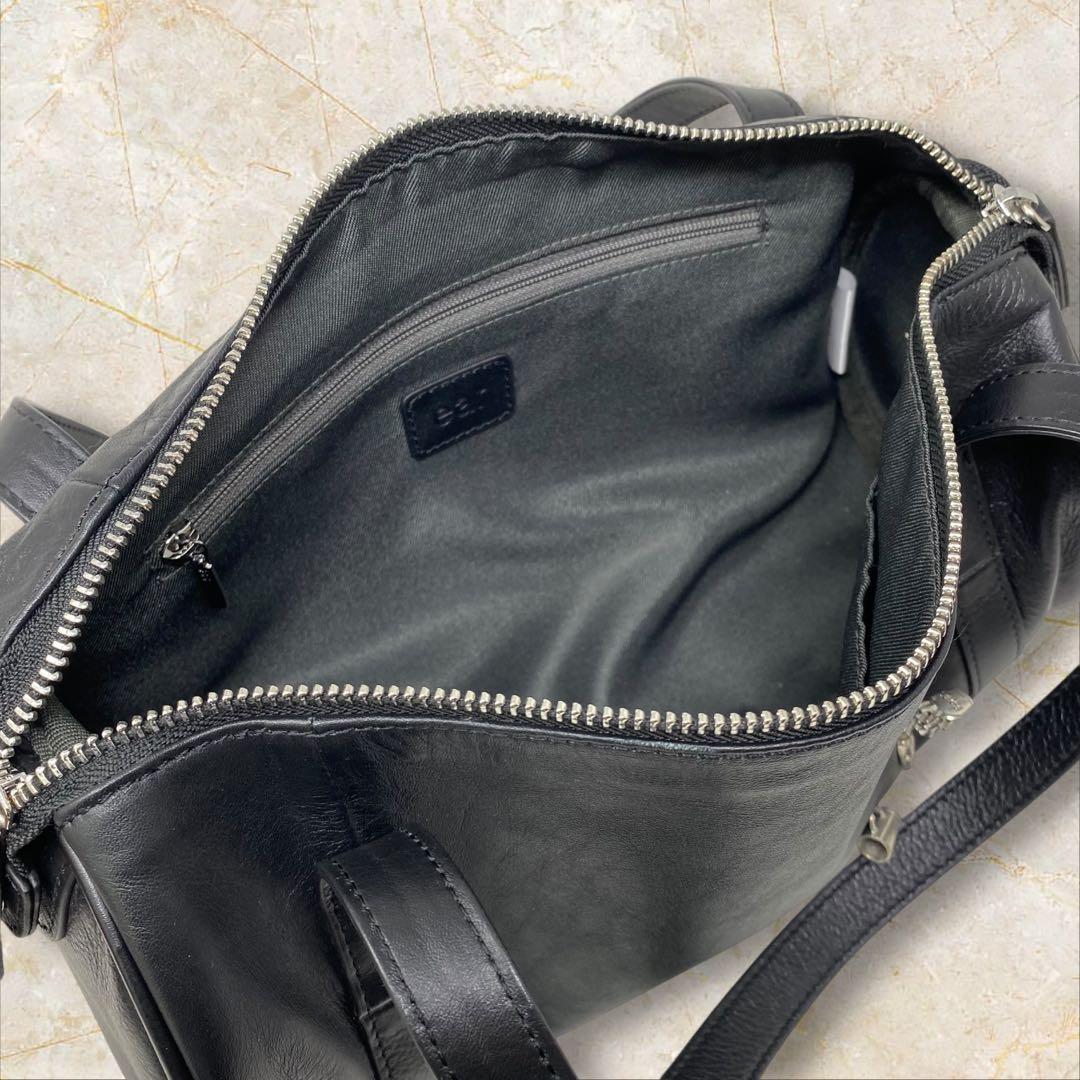 イアパピヨネ カフェチャーム付き横長ボストンバッグ カフェチャーム 黒 ボストン