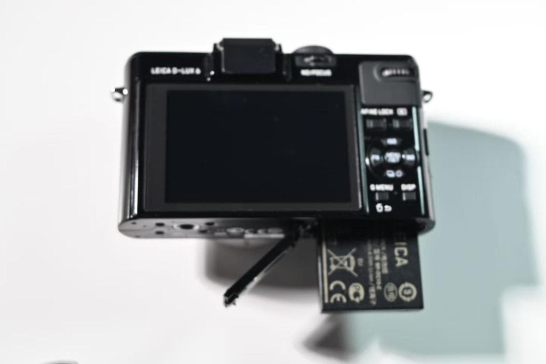 【美品】D-LUX 6 100周年　デジタルカメラ シルバー　ライカ Leica