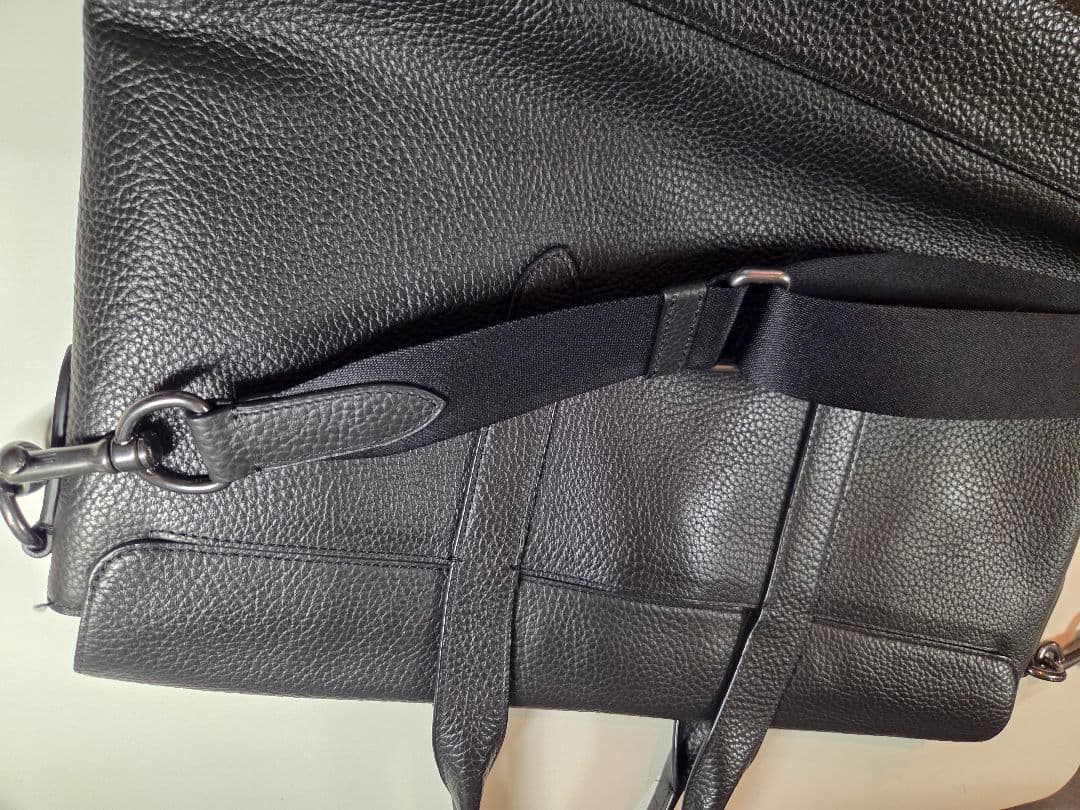 リ*マ様 COACH 　コーチビジネスバッグ　ショルダーストラップ付き　ブラック