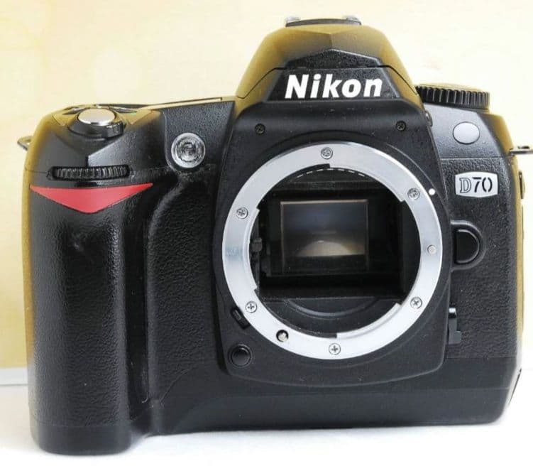 scoco様　NIKON　D70　超望遠⚡️初心者⚡️ダブルレンズ⚡️一眼レフ